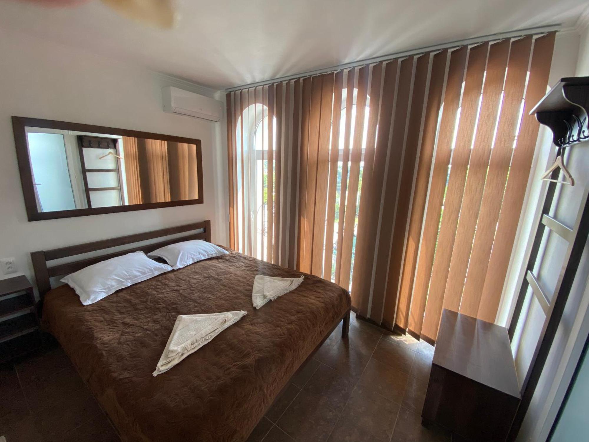 Family Люкс Aparthotel Kamenets-Podolsk Eksteriør bilde