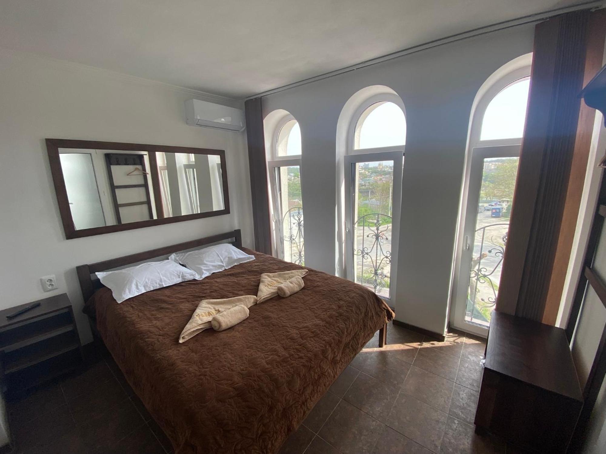 Family Люкс Aparthotel Kamenets-Podolsk Eksteriør bilde
